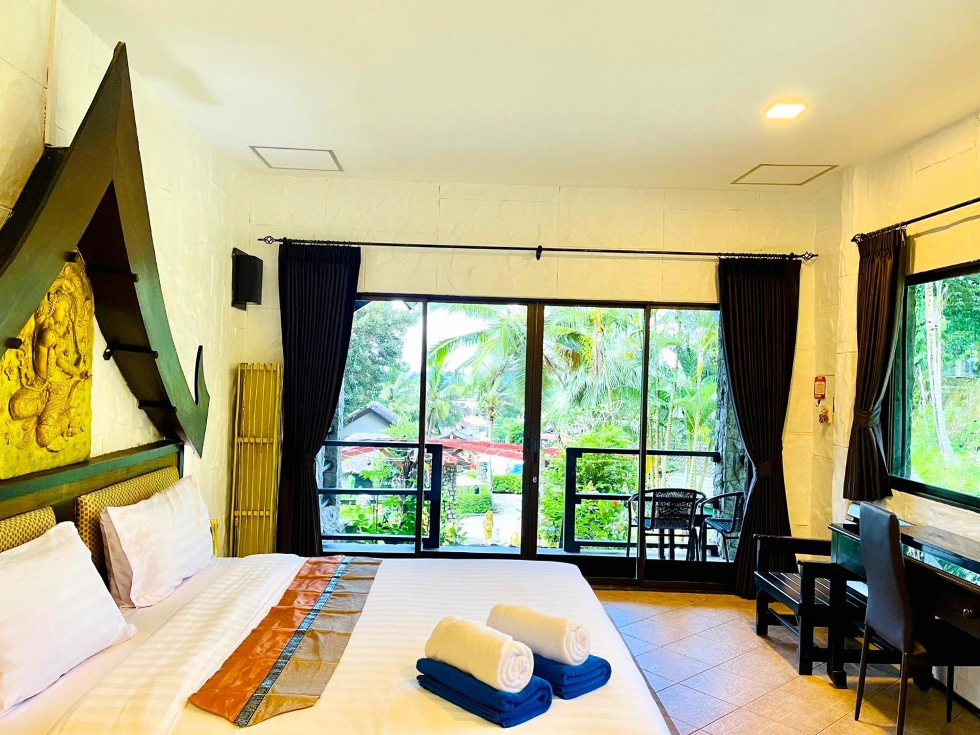 Boomerang Village Resort Kata エクステリア 写真