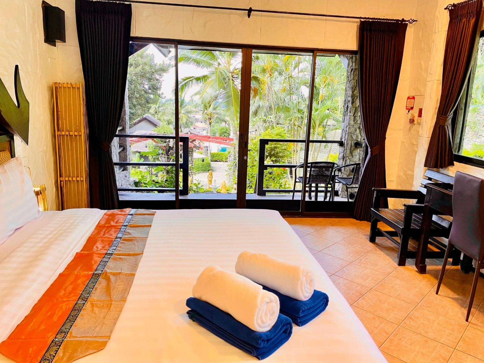 Boomerang Village Resort Kata エクステリア 写真