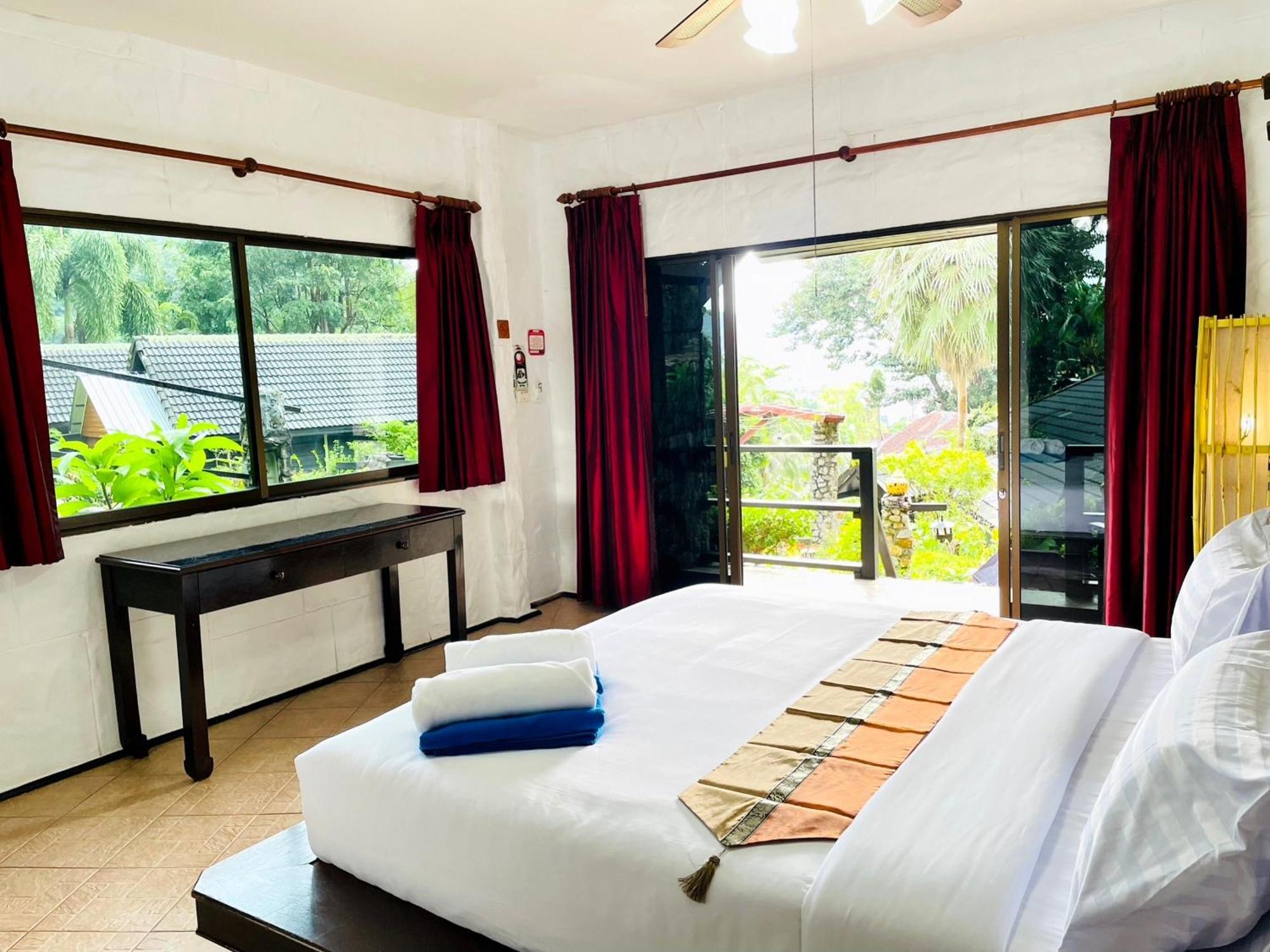 Boomerang Village Resort Kata エクステリア 写真